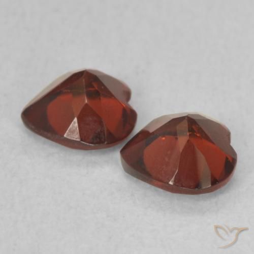 Shop natural 1.12ct Rouge moyen Grenat pyrope gems, Cœur, from États Unis at GemSelect. In stock, global shipping!