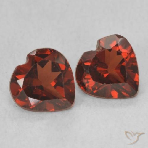 Shop natural 1.07ct Rouge moyen Grenat pyrope gems, Cœur, from États Unis at GemSelect. In stock, global shipping!