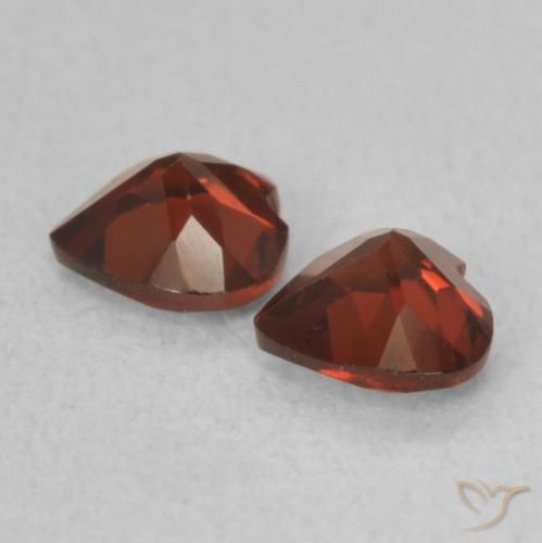 Shop natural 1.07ct Rouge moyen Grenat pyrope gems, Cœur, from États Unis at GemSelect. In stock, global shipping!