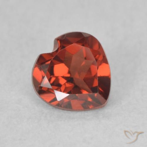 Grenat pyrope Rouge écarlate profond naturelle Cœur, 0.60 ct, VVS
