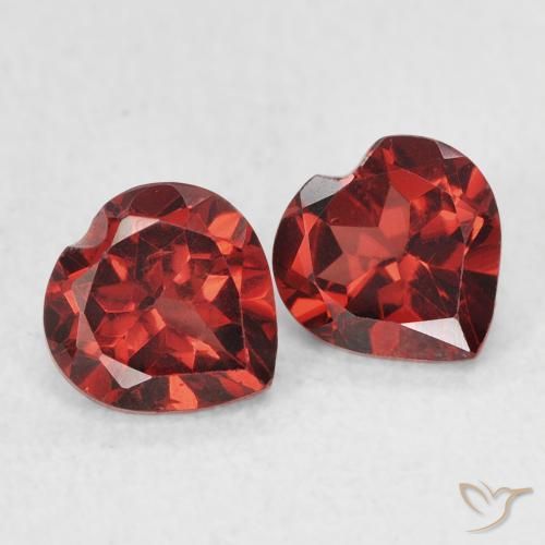 Shop natural 1.30ct Rouge moyen Grenat pyrope gems, Cœur, from États Unis at GemSelect. In stock, global shipping!