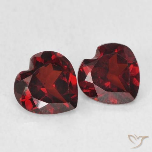 Shop natural 1.07ct Rouge foncé Grenat pyrope gems, Cœur, from États Unis at GemSelect. In stock, global shipping!