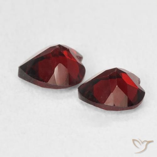 Shop natural 1.07ct Rouge foncé Grenat pyrope gems, Cœur, from États Unis at GemSelect. In stock, global shipping!