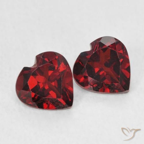 Shop natural 1.08ct Rouge moyen Grenat pyrope gems, Cœur, from États Unis at GemSelect. In stock, global shipping!