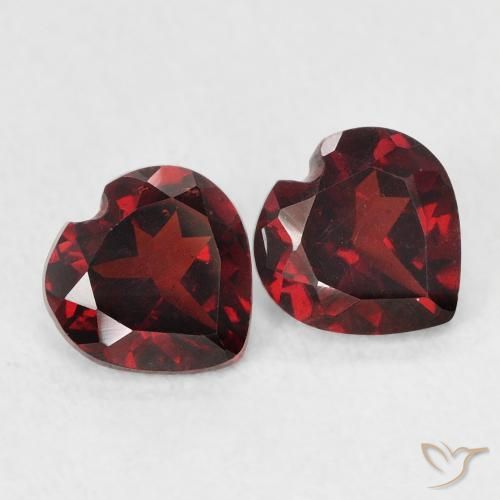 Shop natural 1.15ct Rouge foncé Grenat pyrope gems, Cœur, from États Unis at GemSelect. In stock, global shipping!