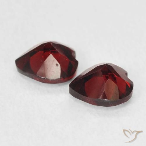 Shop natural 1.15ct Rouge foncé Grenat pyrope gems, Cœur, from États Unis at GemSelect. In stock, global shipping!
