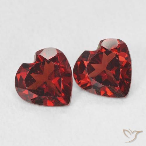 Shop natural 1.00ct Rouge groseille Grenat pyrope gems, Cœur, from États Unis at GemSelect. In stock, global shipping!