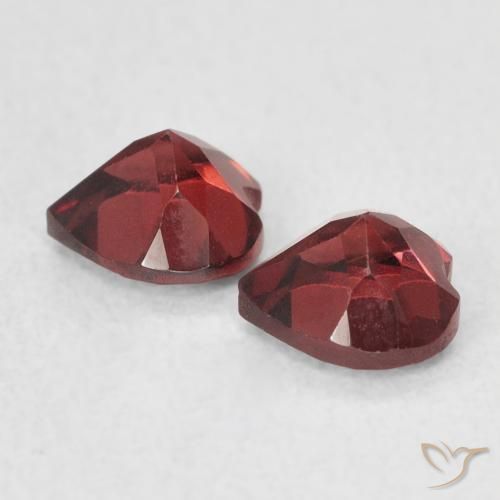 Shop natural 1.30ct Rouge écarlate profond Grenat pyrope gems, Cœur, from États Unis at GemSelect. In stock, global shipping!