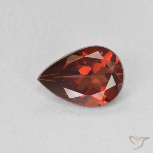 Grenat pyrope Rouge moyen naturelle En forme de poire, 0.84 ct, VVS-VS
