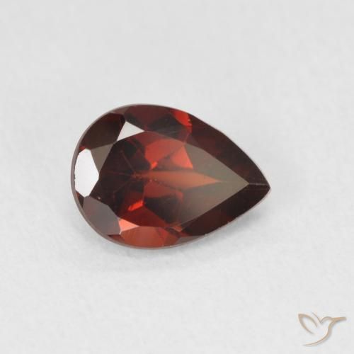 Grenat pyrope Rouge moyen naturelle En forme de poire, 0.72 ct, VVS-VS