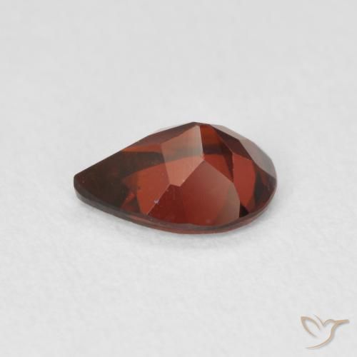 Grenat pyrope Rouge moyen naturelle En forme de poire, 0.72 ct, VVS-VS