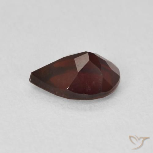 Grenat pyrope Rouge foncé naturelle En forme de poire, 0.89 ct, VVS-VS