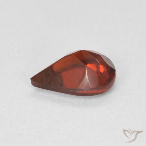 Grenat pyrope Rouge foncé naturelle En forme de poire, 0.82 ct, VVS-VS