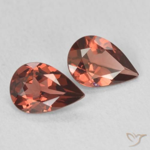Shop natural 1.25ct Rouge écarlate profond Grenat pyrope gems, En forme de poire, from États Unis at GemSelect. In stock, global shipping!