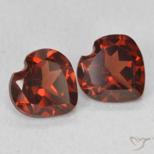 Shop natural 1.01ct Rouge vif Grenat pyrope gems, Cœur, from États Unis at GemSelect. In stock, global shipping!