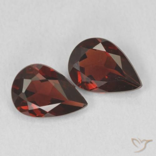 Shop natural 1.35ct Rouge foncé Grenat pyrope gems, En forme de poire, from États Unis at GemSelect. In stock, global shipping!