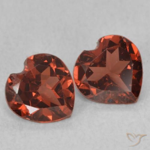 Shop natural 1.04ct Rouge écarlate profond Grenat pyrope gems, Cœur, from États Unis at GemSelect. In stock, global shipping!