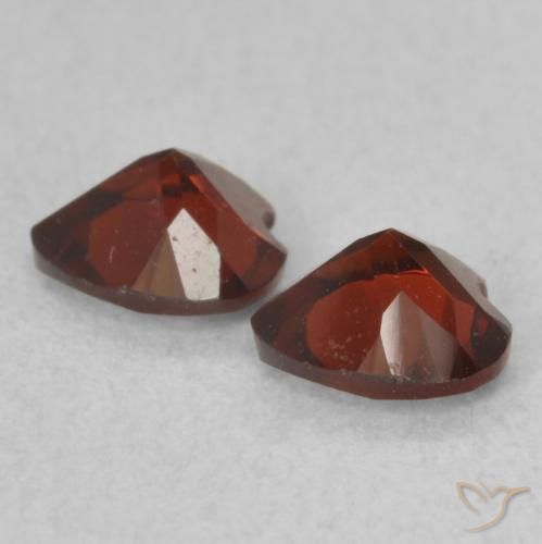 Shop natural 1.07ct Rouge foncé Grenat pyrope gems, Cœur, from États Unis at GemSelect. In stock, global shipping!