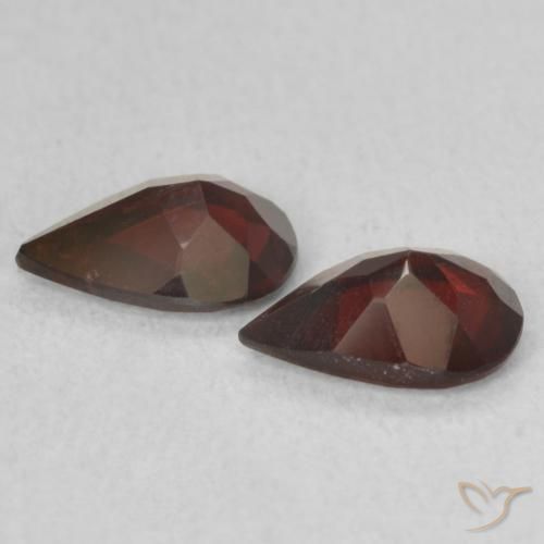 Shop natural 1.35ct Rouge foncé Grenat pyrope gems, En forme de poire, from États Unis at GemSelect. In stock, global shipping!