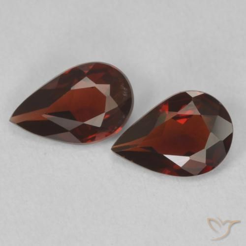0.93ctw Naturel Rouge sang profond Grenat pyrope, En forme de poire, VS