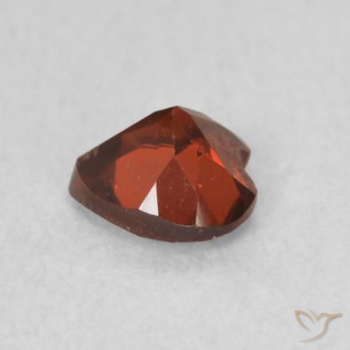 Grenat pyrope Rouge groseille naturelle Cœur, 0.60 ct, VS