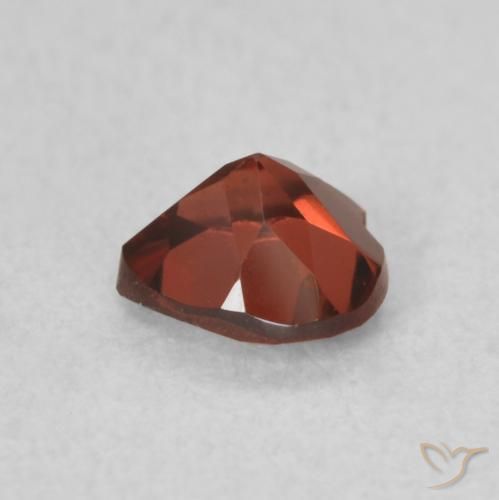Grenat pyrope Rouge groseille naturelle Cœur, 0.61 ct, VS