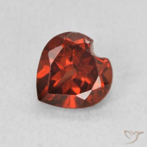 0.64ct Naturel Rouge moyen Grenat pyrope, Cœur, VS