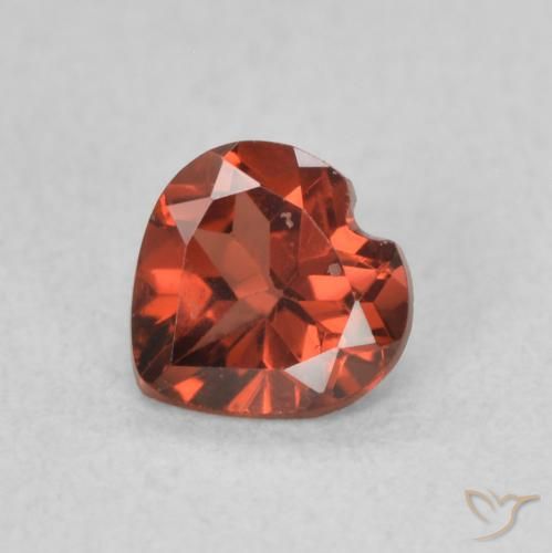 0.57ct Naturel Medium Dark-Red Grenat pyrope, Cœur, VS
