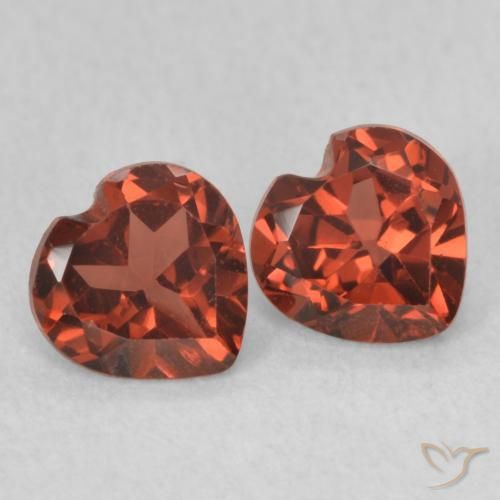 Shop natural 1.11ct Rouge vif Grenat pyrope gems, Cœur, from États Unis at GemSelect. In stock, global shipping!