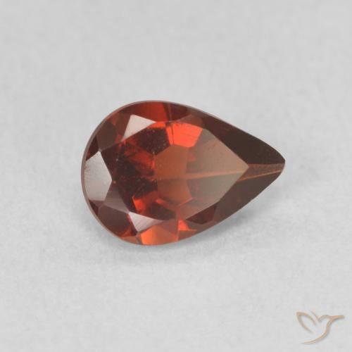 Grenat pyrope Rouge moyen naturelle En forme de poire, 0.72 ct, VVS