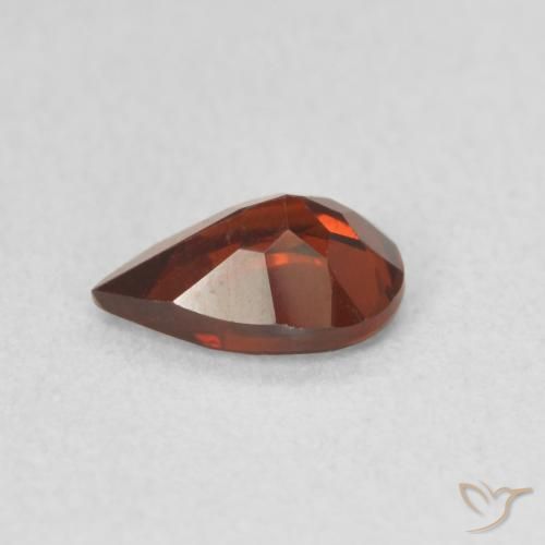 Grenat pyrope Rouge moyen naturelle En forme de poire, 0.72 ct, VVS