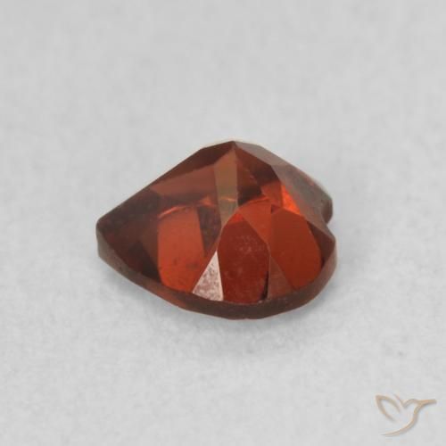 Grenat pyrope Rouge Sangria naturelle Cœur, 0.61 ct, VVS