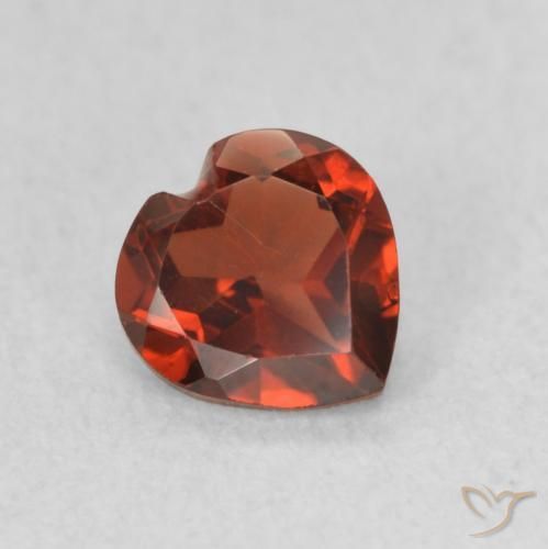 Grenat pyrope Rouge groseille naturelle Cœur, 0.59 ct, VVS