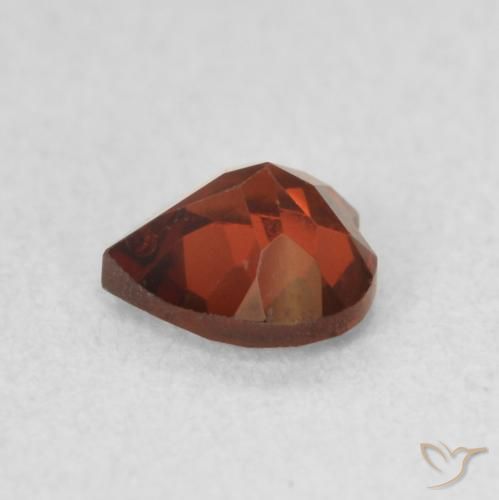 Grenat pyrope Rouge groseille naturelle Cœur, 0.59 ct, VVS