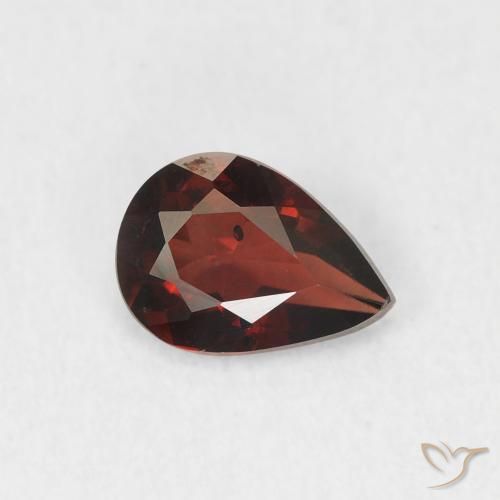 Grenat pyrope Rouge sang profond naturelle En forme de poire, 0.69 ct, VVS-VS