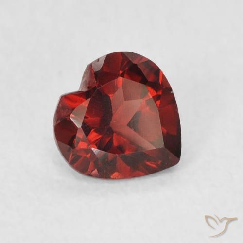 Grenat pyrope Rouge groseille naturelle Cœur, 0.60 ct, VVS