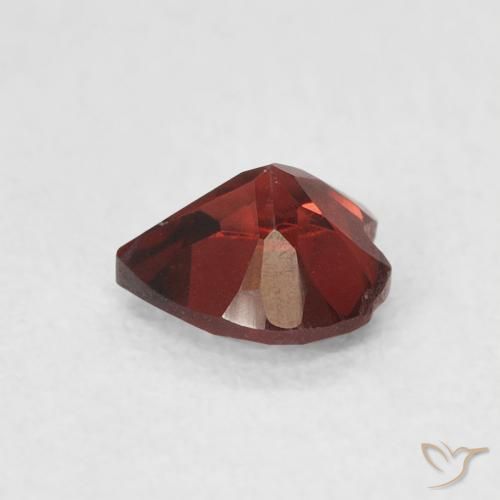 Grenat pyrope Rouge groseille naturelle Cœur, 0.60 ct, VVS