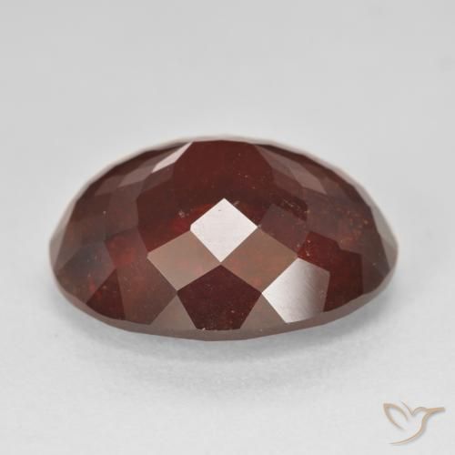 Grenat pyrope Rouge foncé naturelle ovale, 21.11 ct, VS-SI