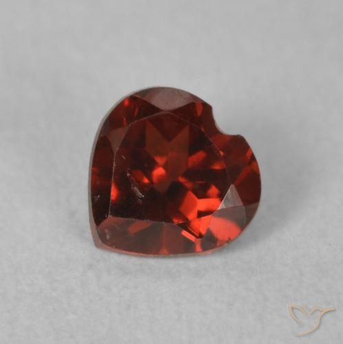 Grenat pyrope Rouge moyen naturelle Cœur, 0.60 ct, VS