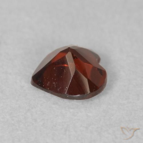 Grenat pyrope Rouge groseille naturelle Cœur, 0.53 ct, VS