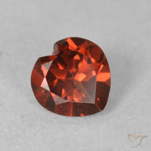 Grenat pyrope Rouge moyen naturelle Cœur, 0.63 ct, VS