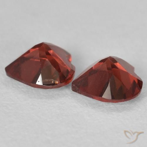 Shop natural 1.07ct Rouge moyen Grenat pyrope gems, Cœur, from Mozambique at GemSelect. In stock, global shipping!