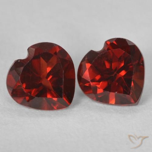 Shop natural 1.12ct Rouge moyen Grenat pyrope gems, Cœur, from Mozambique at GemSelect. In stock, global shipping!