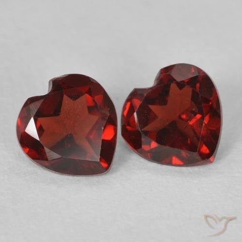 Shop natural 1.07ct Rouge Sangria Grenat pyrope gems, Cœur, from Mozambique at GemSelect. In stock, global shipping!