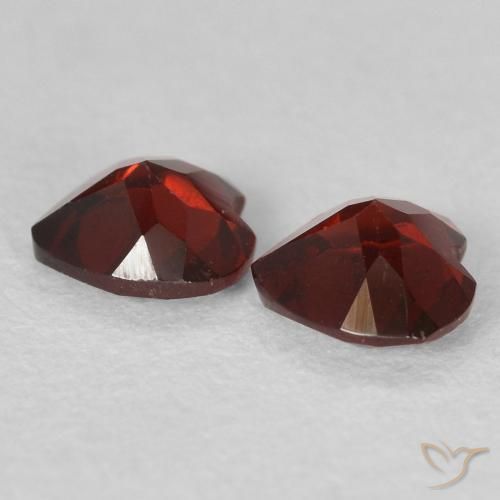 Shop natural 1.07ct Rouge Sangria Grenat pyrope gems, Cœur, from Mozambique at GemSelect. In stock, global shipping!