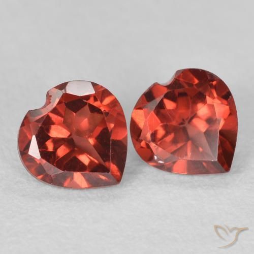 Shop natural 1.26ct Rouge vif Grenat pyrope gems, Cœur, from Mozambique at GemSelect. In stock, global shipping!