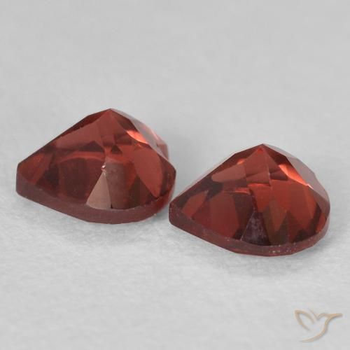 Shop natural 1.26ct Rouge vif Grenat pyrope gems, Cœur, from Mozambique at GemSelect. In stock, global shipping!