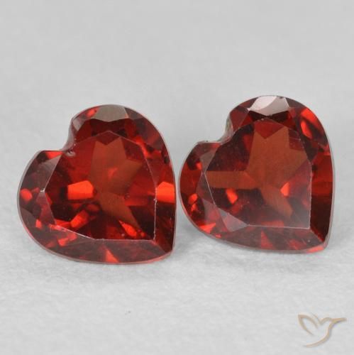 Shop natural 1.15ct Rouge groseille Grenat pyrope gems, Cœur, from Mozambique at GemSelect. In stock, global shipping!