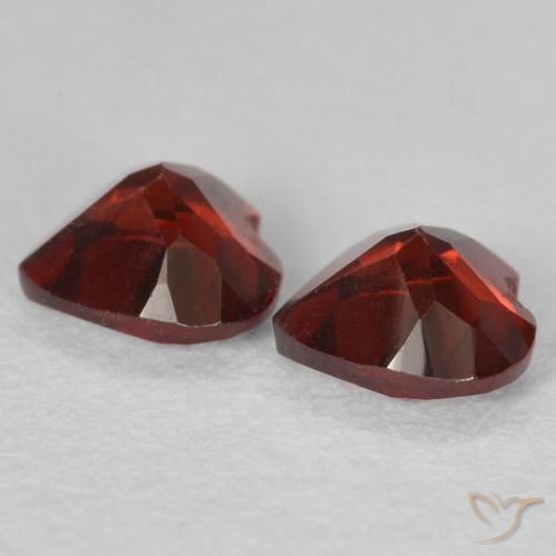 Shop natural 1.15ct Rouge groseille Grenat pyrope gems, Cœur, from Mozambique at GemSelect. In stock, global shipping!