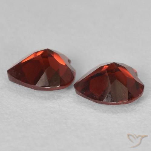 Shop natural 0.89ct Rouge moyen Grenat pyrope gems, Cœur, from Mozambique at GemSelect. In stock, global shipping!